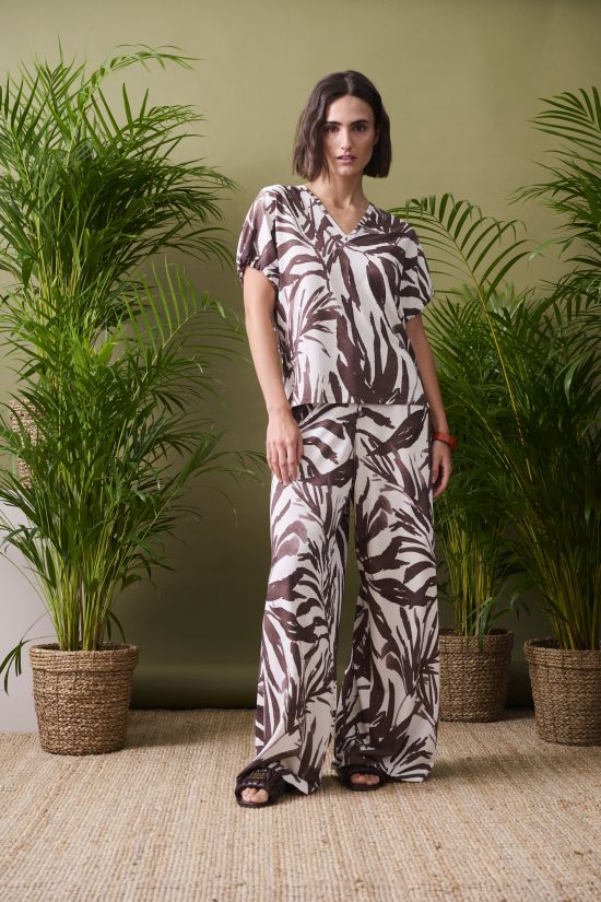 Dschungel Vibe Shirt mit V-Ausschnitt