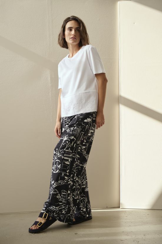 Statement Graphic-Hose
