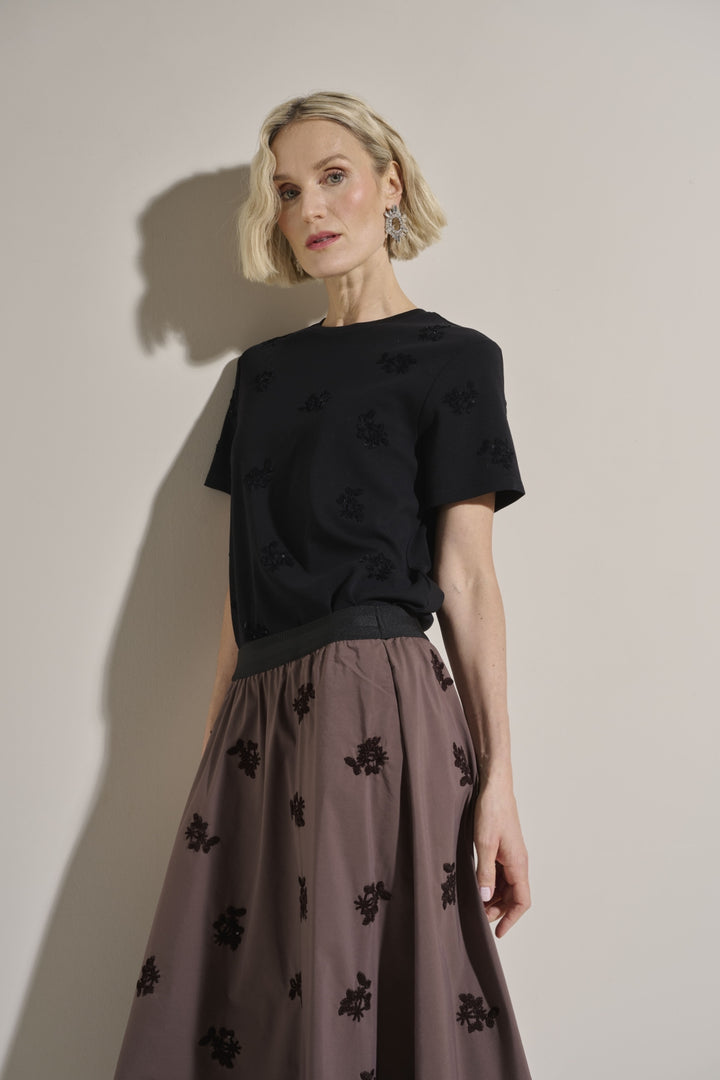 T-Shirt mit floraler Stickerei
